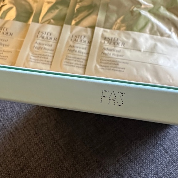 NEW Estée Lauder Advanced Night Repair Concentrated Recovery PowerFoil Mask - Picture 3 of 4